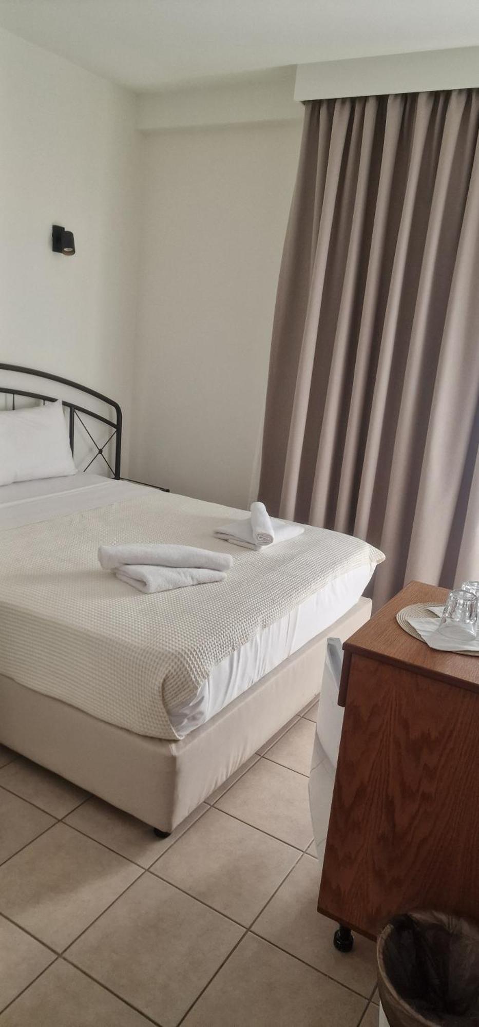 Y & P Latchi Hotel Eksteriør billede